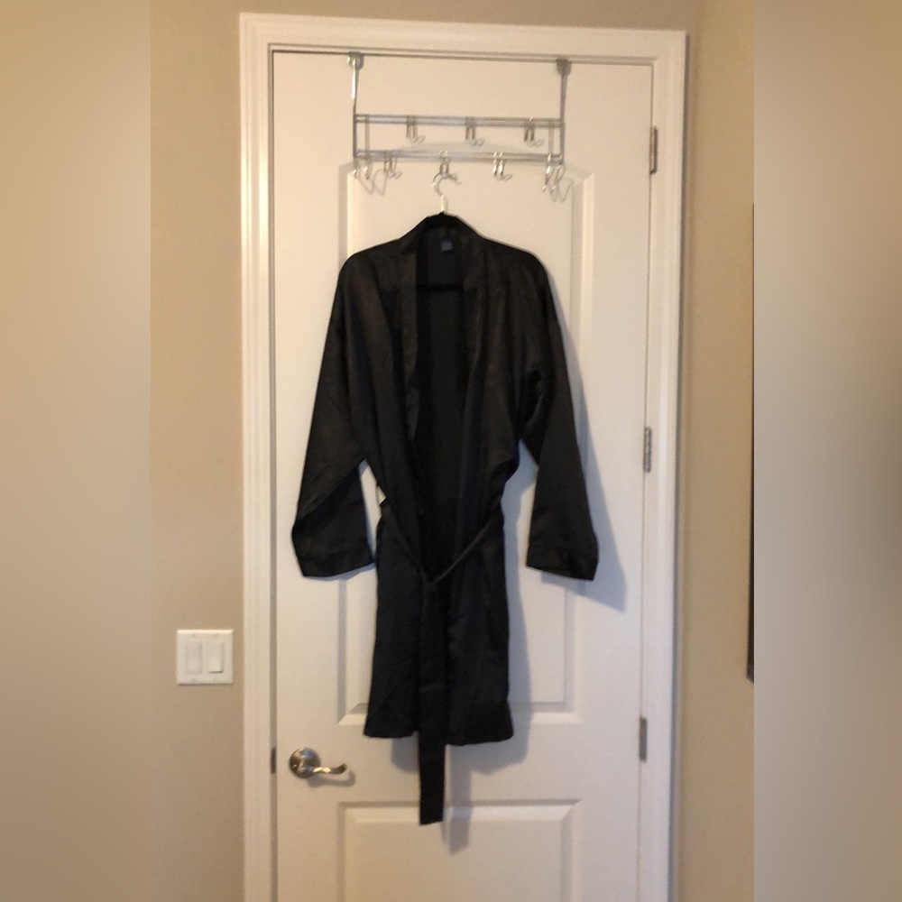 MENS STYLISH BLACK ROBE - Picture 2 of 10
